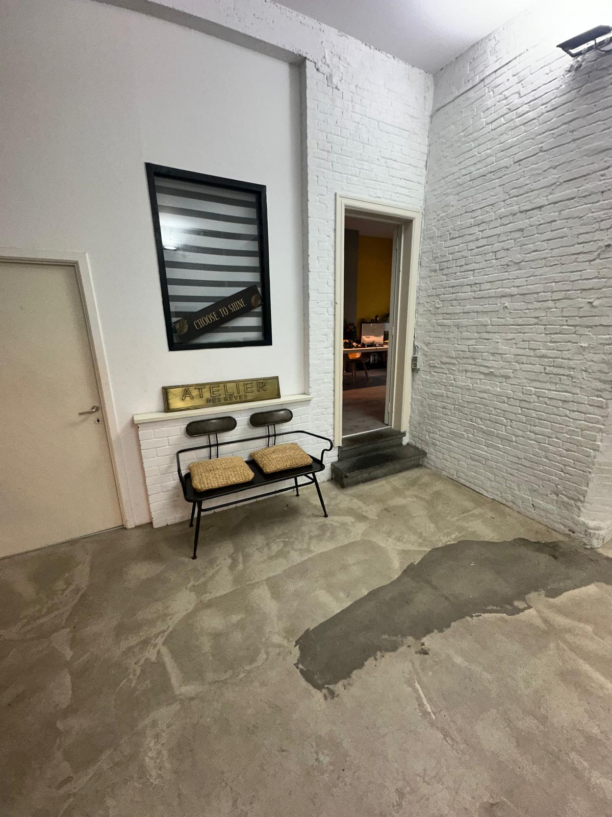 Atelier/ Bureau à Louer