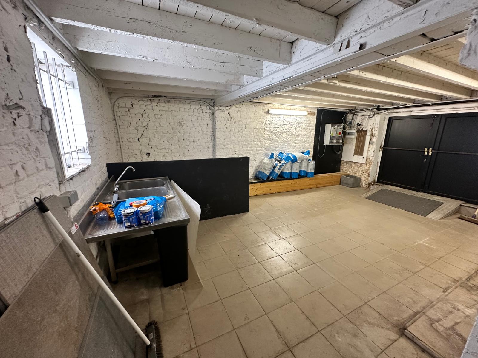 À LOUER – COMMERCE / BUREAUX